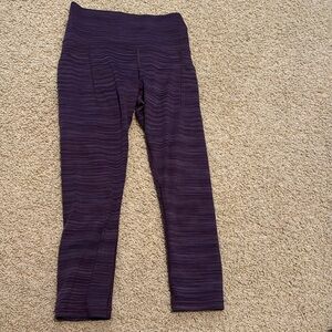 Athleta salutation capri leggings